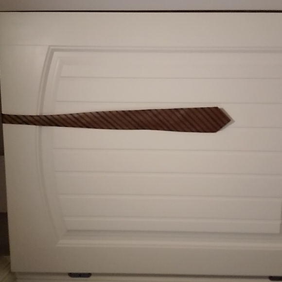 Saxony collection Silk tie (3 for $15) - Picture 2 of 3